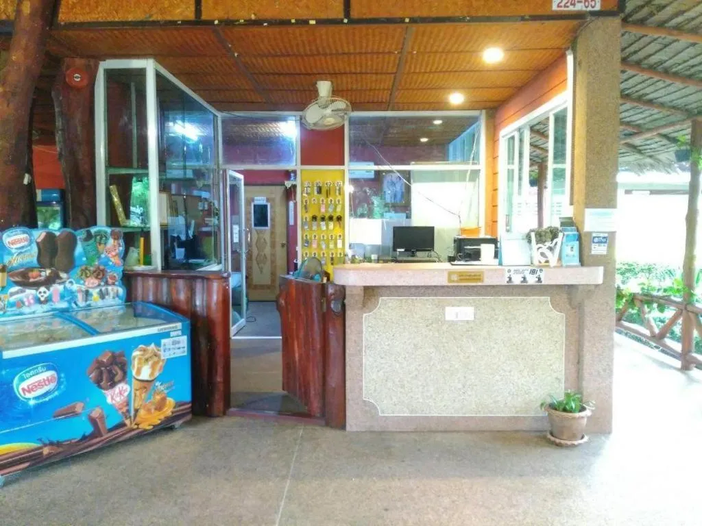 Varee Valley Resort and Restaurant