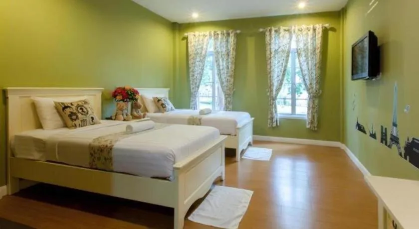 Bed in Varee Valley Resort and Restaurant