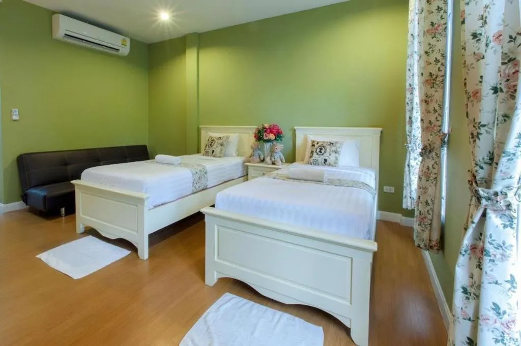 Bed in Varee Valley Resort and Restaurant