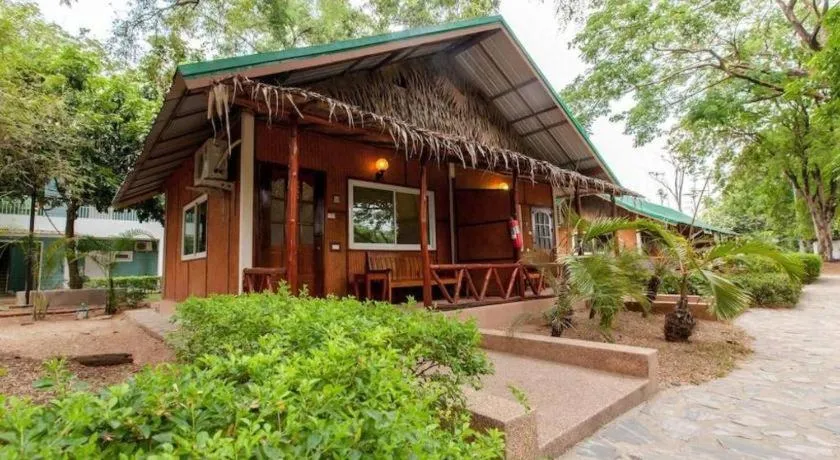 Varee Valley Resort and Restaurant