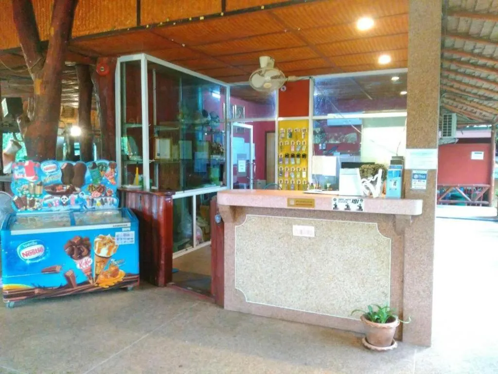 Varee Valley Resort and Restaurant