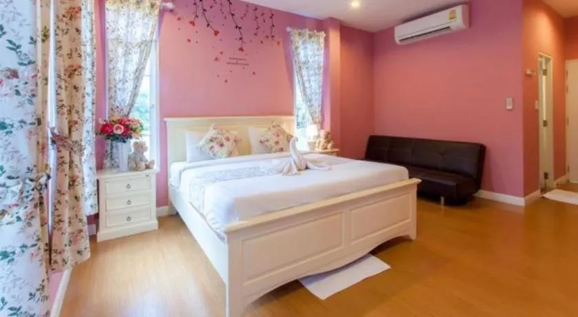 Bed in Varee Valley Resort and Restaurant