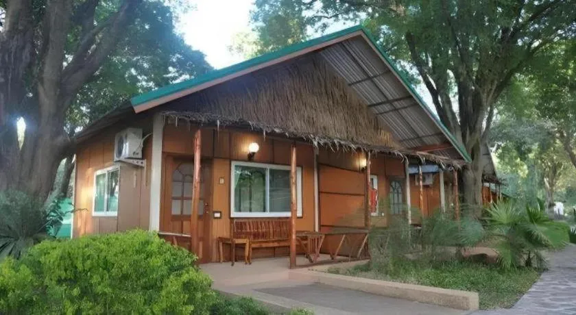 Varee Valley Resort and Restaurant