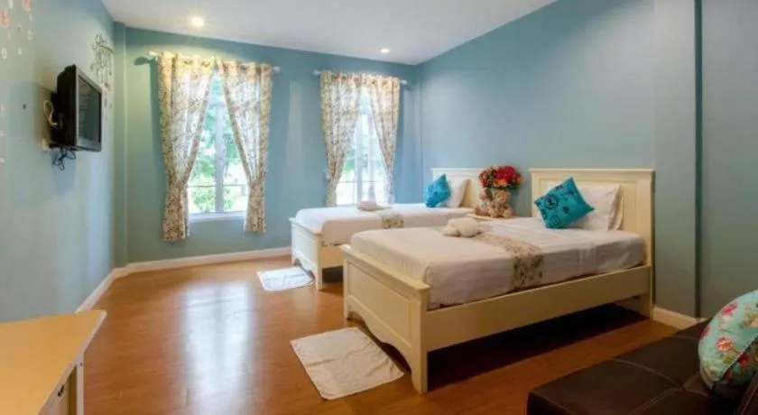 Bed in Varee Valley Resort and Restaurant