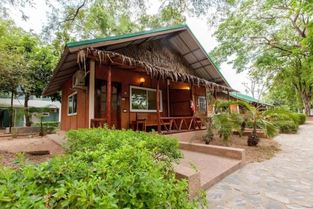 Varee Valley Resort and Restaurant