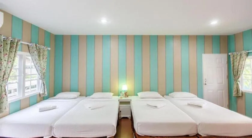 Bed in Varee Valley Resort and Restaurant