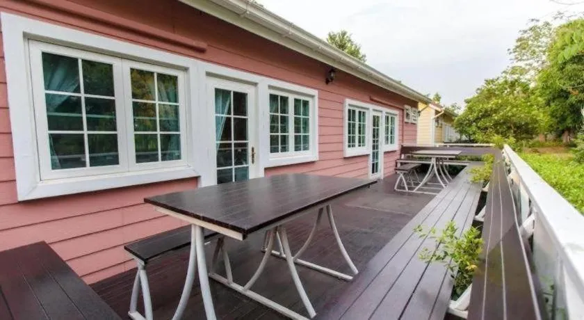 Varee Valley Resort and Restaurant