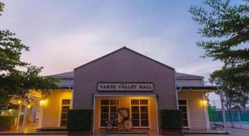 Varee Valley Resort and Restaurant