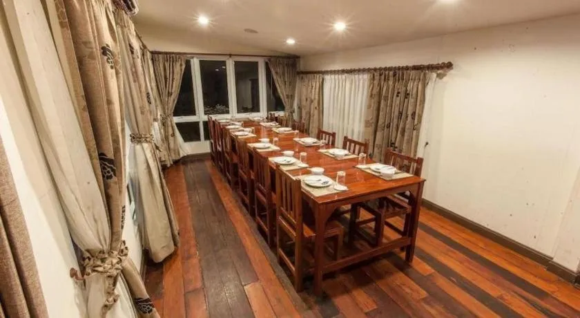 Varee Valley Resort and Restaurant