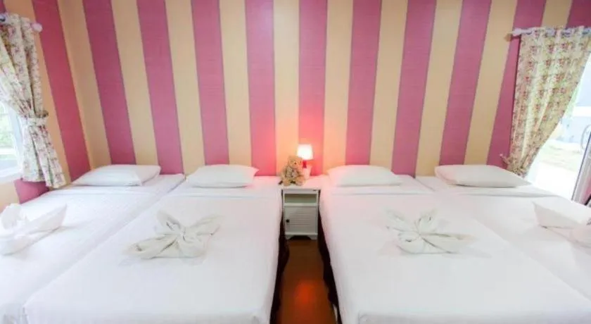 Bed in Varee Valley Resort and Restaurant