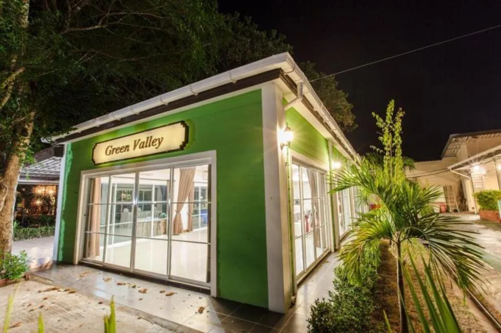 Varee Valley Resort and Restaurant