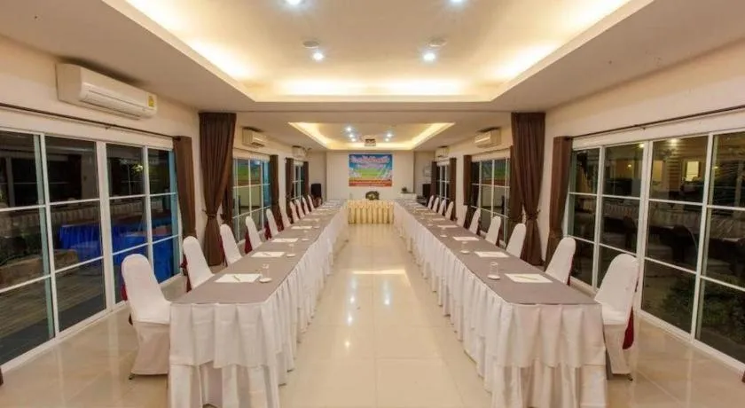 Varee Valley Resort and Restaurant