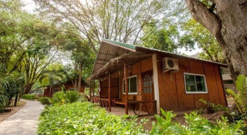 Varee Valley Resort and Restaurant