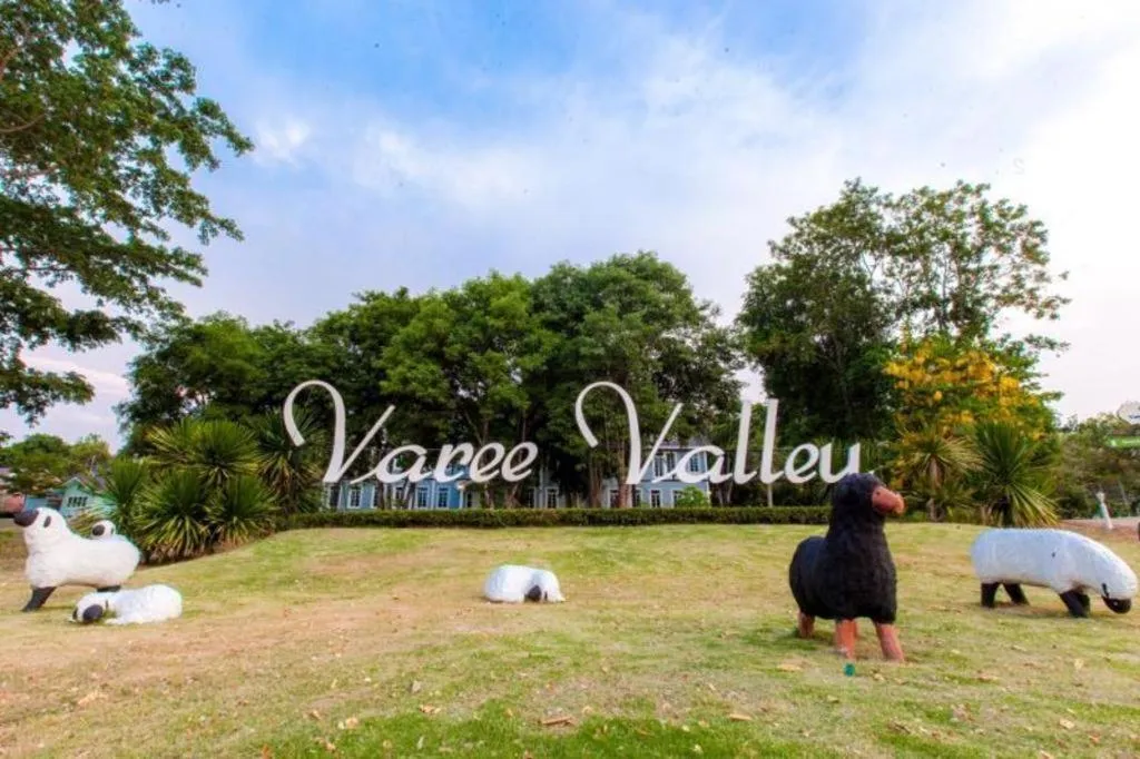 Varee Valley Resort and Restaurant