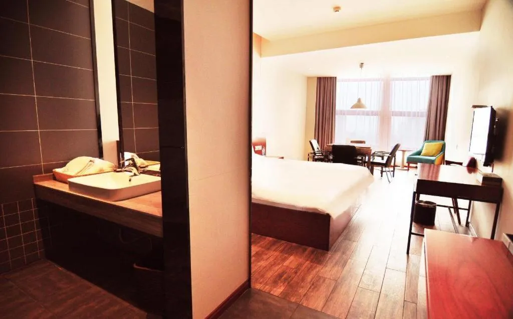 Bed in Hangzhou Berman Hotel