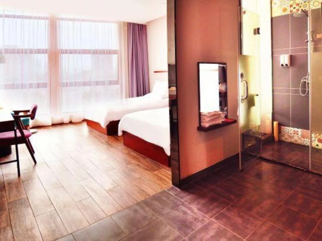 Bed in Hangzhou Berman Hotel