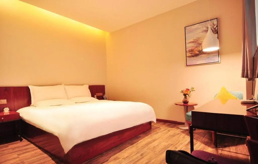 Bed in Hangzhou Berman Hotel