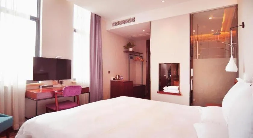 Bed in Hangzhou Berman Hotel