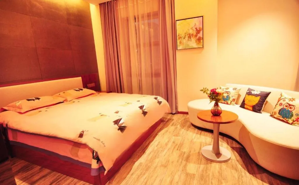 Bed in Hangzhou Berman Hotel