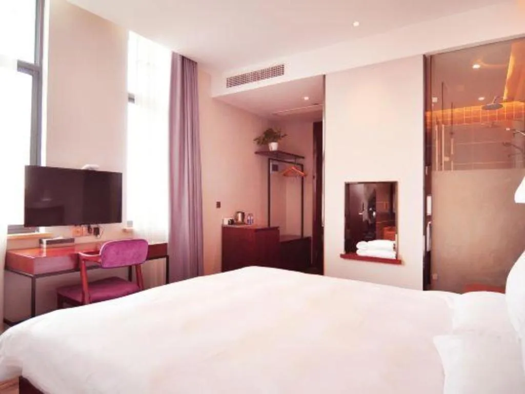 Bed in Hangzhou Berman Hotel