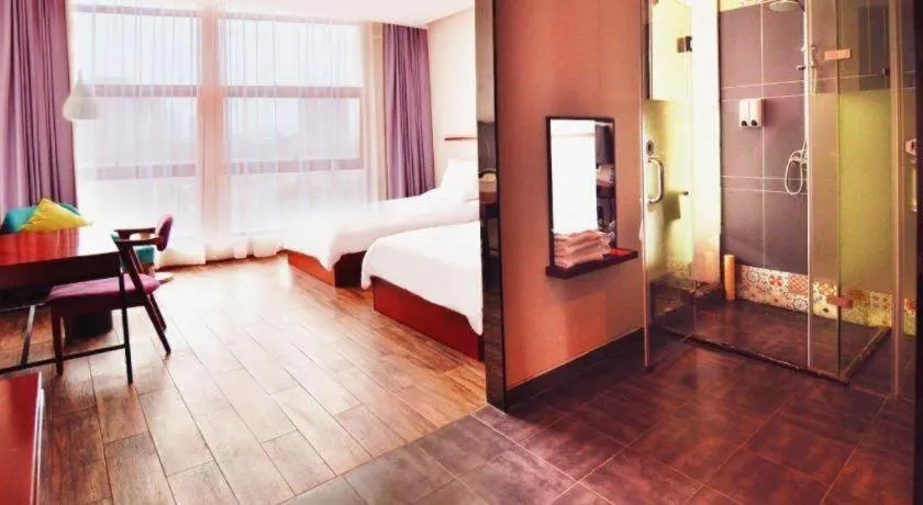 Bed in Hangzhou Berman Hotel