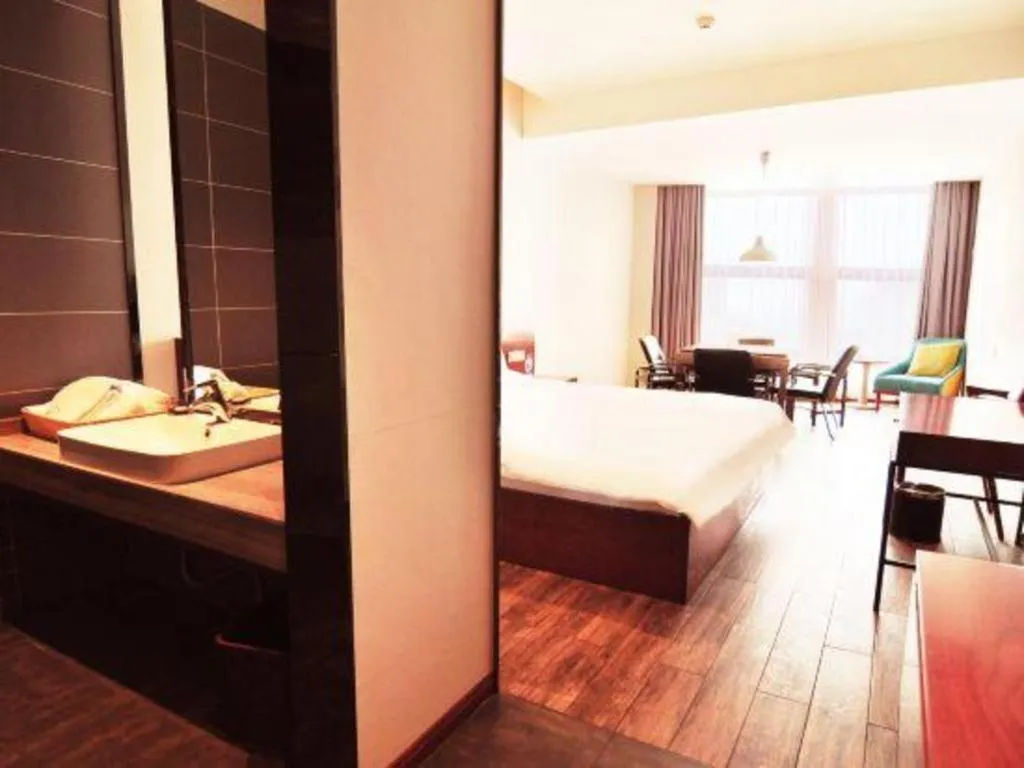 Bed in Hangzhou Berman Hotel