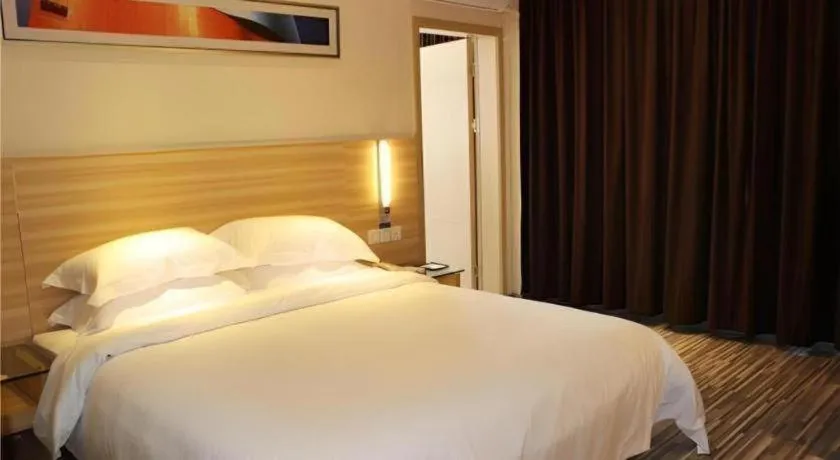 Bed in City Comfort Inn Changsha Tangshuili Fuyou