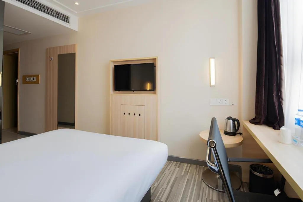 Bed in City Comfort Inn Changsha Tangshuili Fuyou