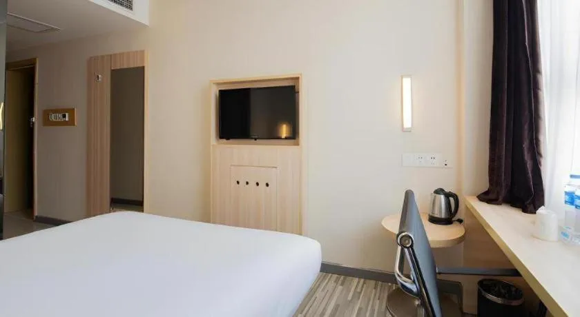 Bed in City Comfort Inn Changsha Tangshuili Fuyou