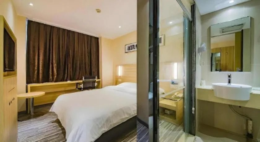 Bed in City Comfort Inn Changsha Tangshuili Fuyou