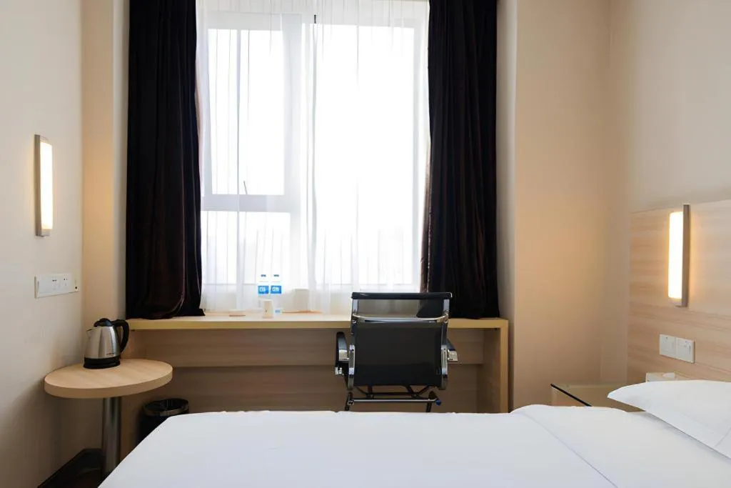 Bed in City Comfort Inn Changsha Tangshuili Fuyou