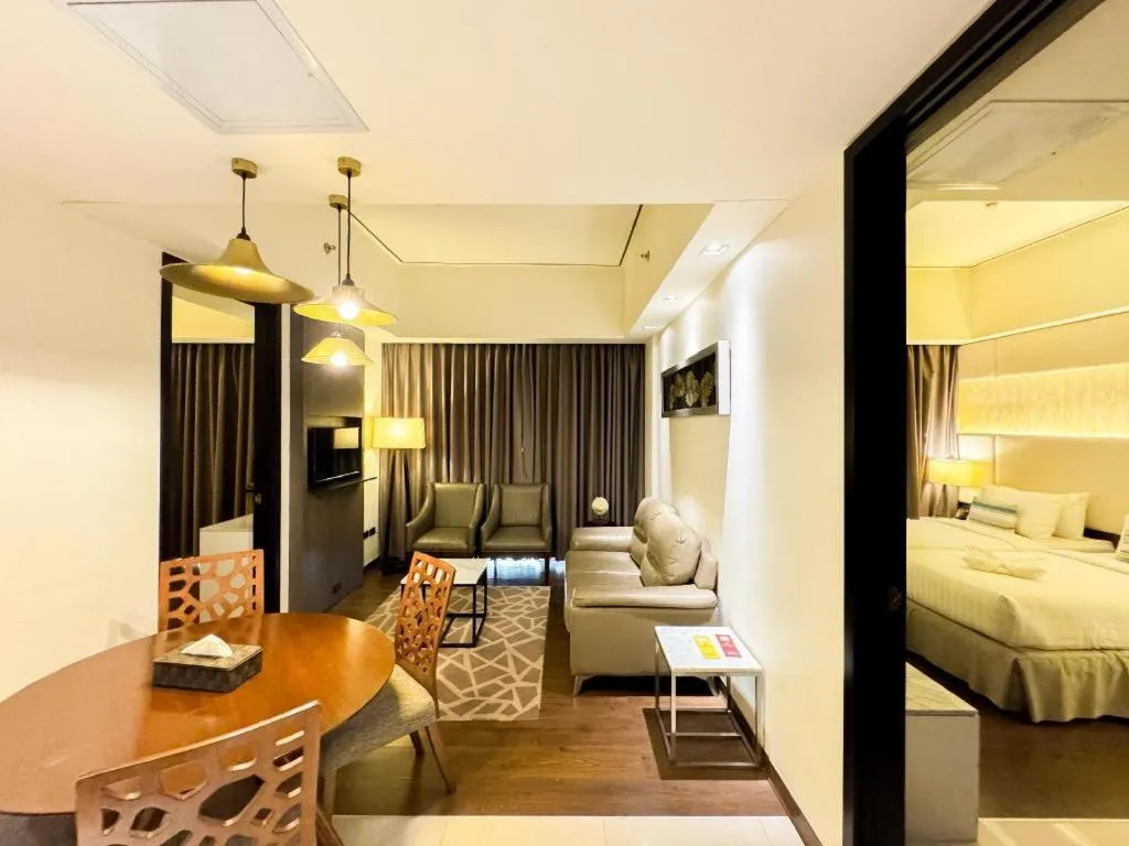 Bed in Home Crest Hotel