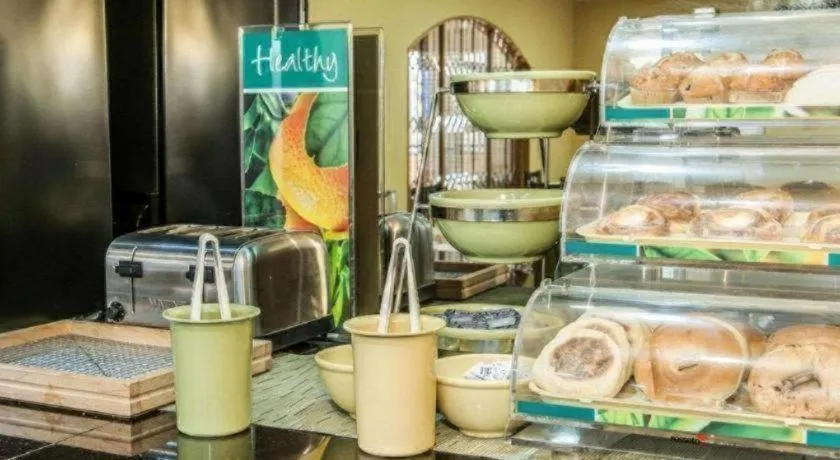 Quality Inn & Suites Shelbyville I-74