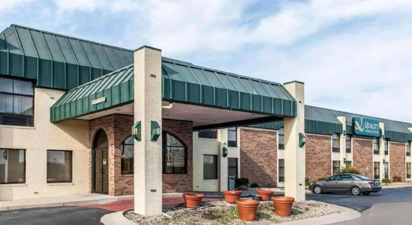 Quality Inn & Suites Shelbyville I-74