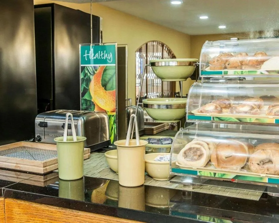 Quality Inn & Suites Shelbyville I-74