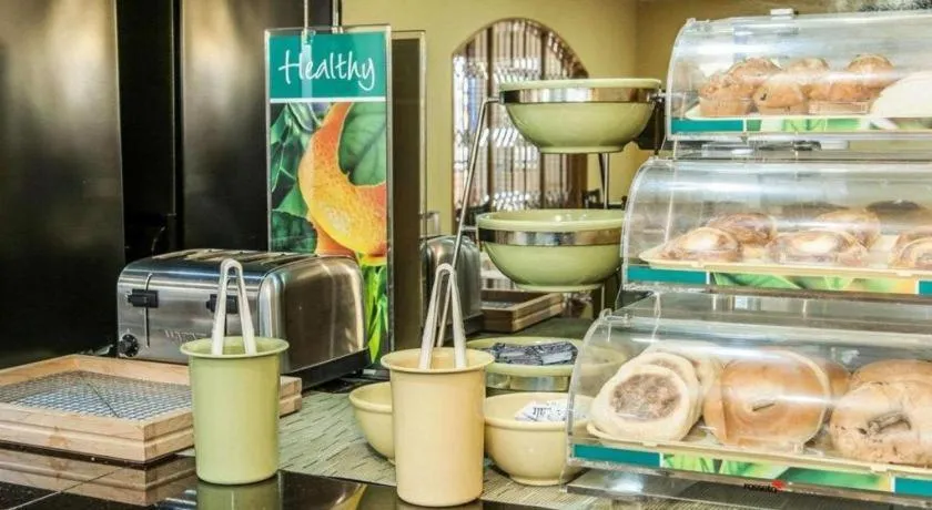 Quality Inn & Suites Shelbyville I-74