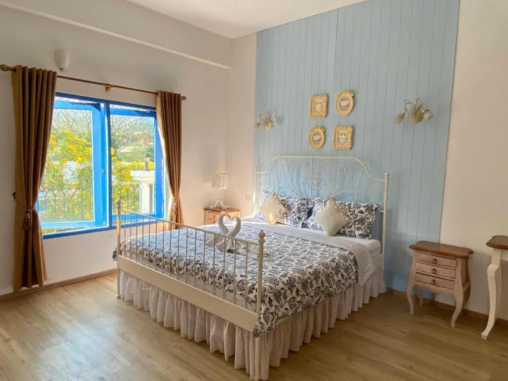 Bed in Rak Na Suan Pueng Resort