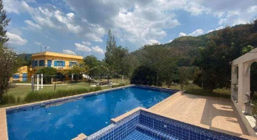 Rak Na Suan Pueng Resort