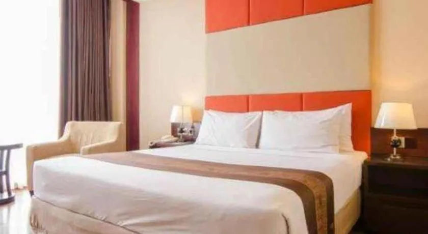 Bed in Regent's Park Hotel at Kayutangan Malang