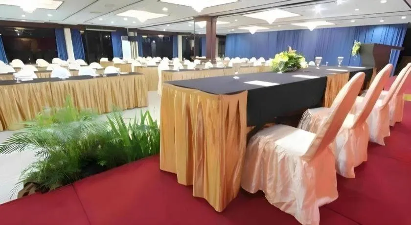 Regent's Park Hotel at Kayutangan Malang