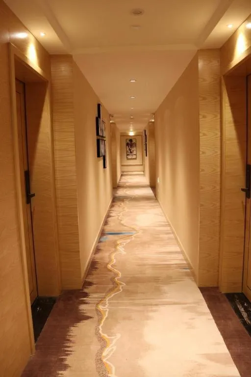 ST. MORITZ BUSINESS HOTEL