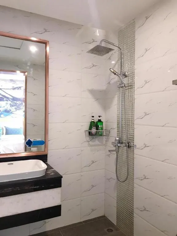 ST. MORITZ BUSINESS HOTEL