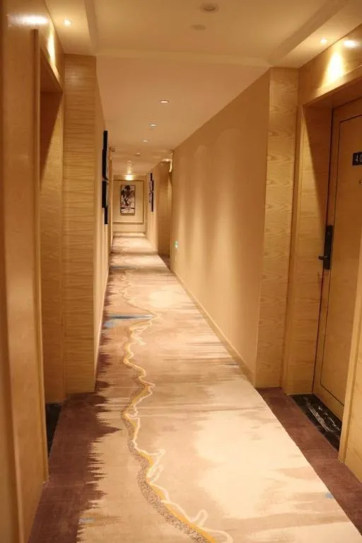 ST. MORITZ BUSINESS HOTEL