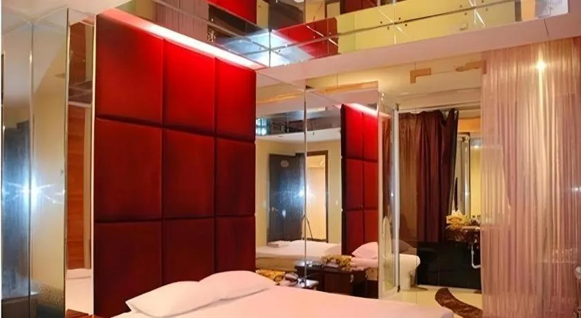 Bed in Out Sky Hotel