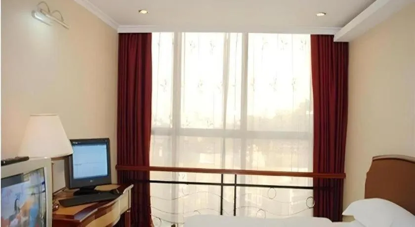 Bed in Out Sky Hotel