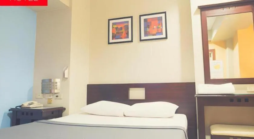 Bed in Vista Hotel Recto