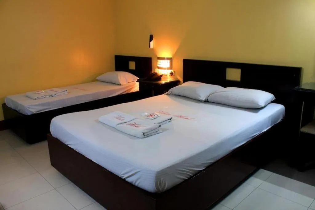 Bed in Vista Hotel Recto