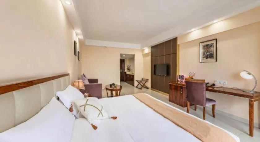 Bed in Foshan Baolong Hotel