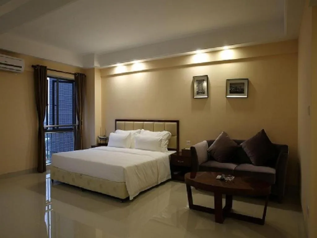 Bed in Foshan Baolong Hotel