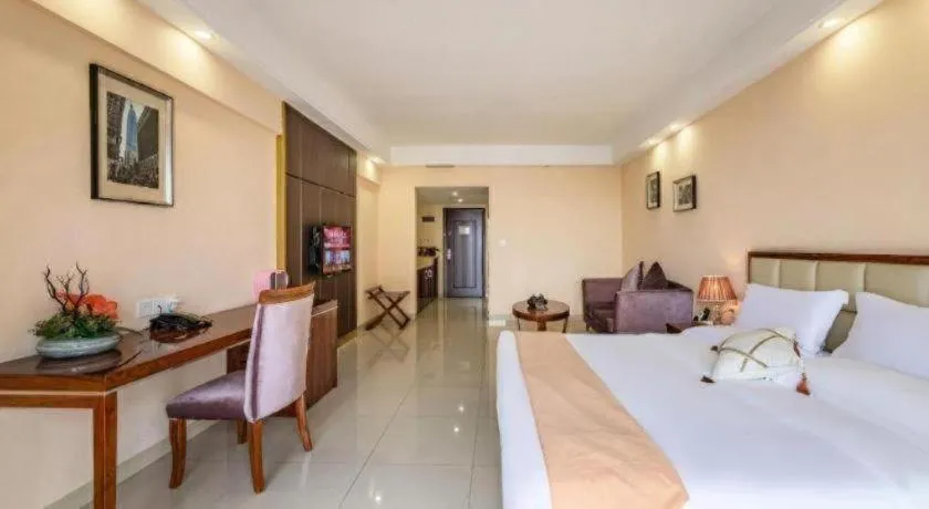 Bed in Foshan Baolong Hotel